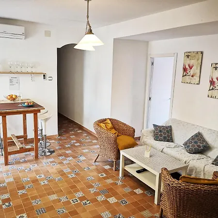 Bright And Quiet Near The Beach Homestay *